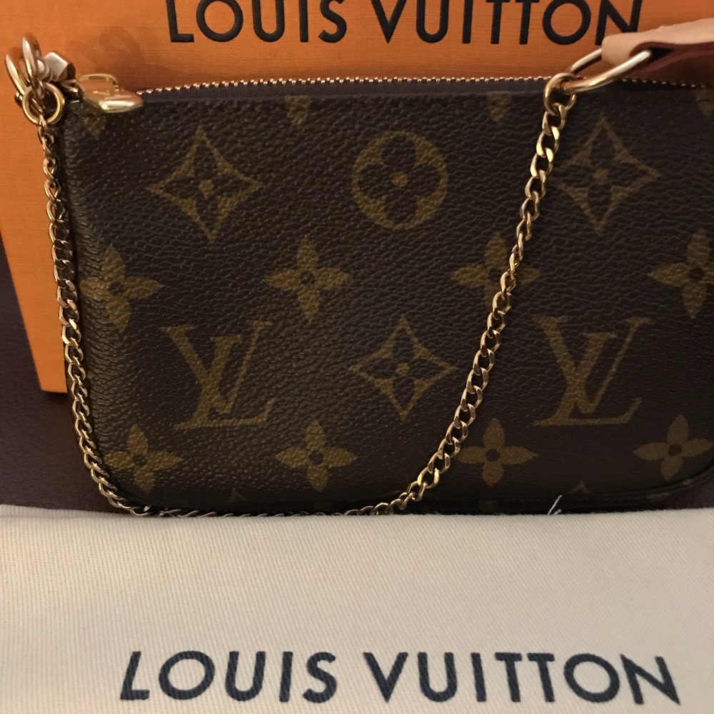 LOUIS VUITTON